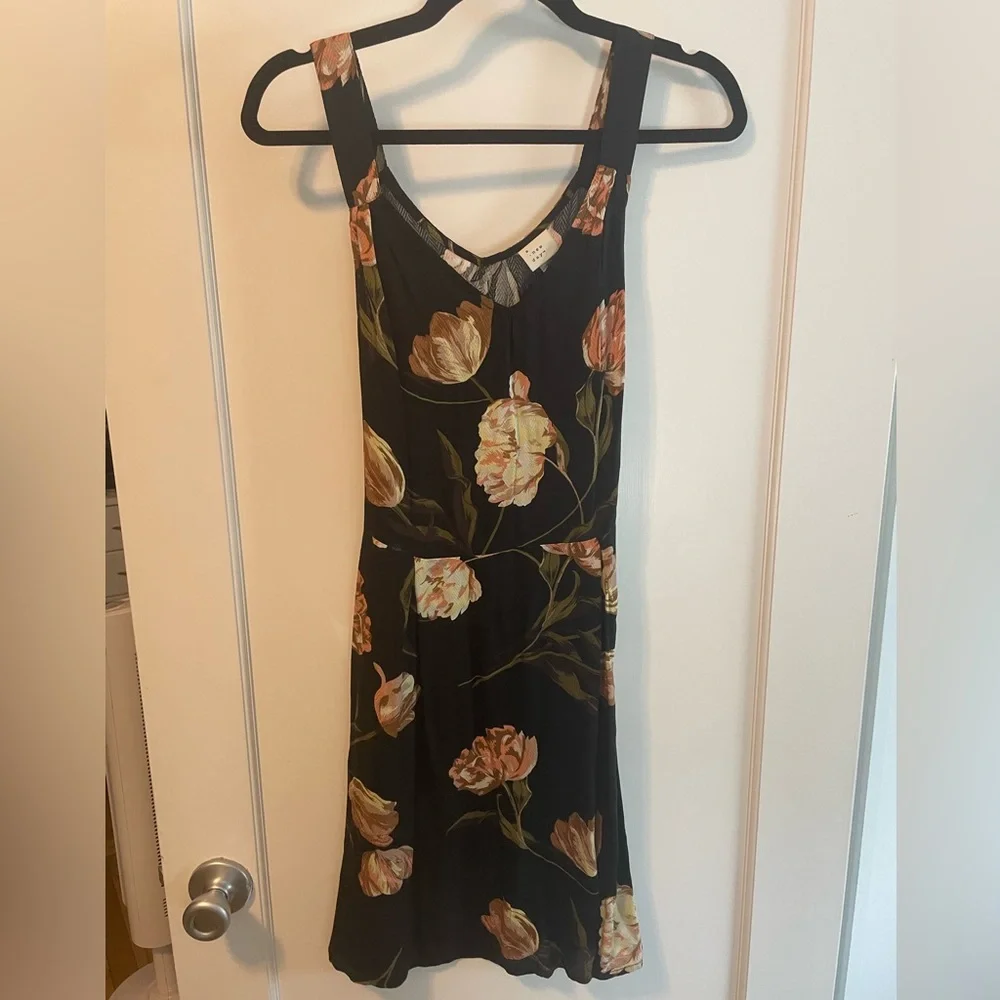 Women’s dress, size xs. Removable tie belt. - Picture 1 of 4